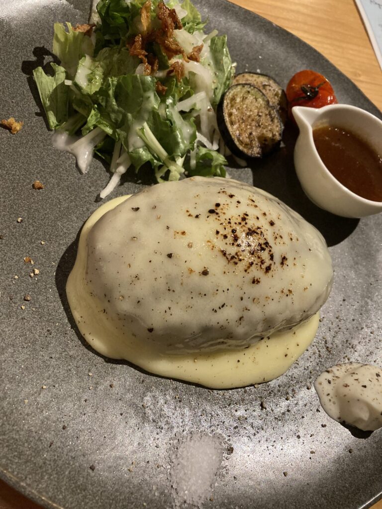 ハンバーグが有名なTHE　CANTYへ行ってきました