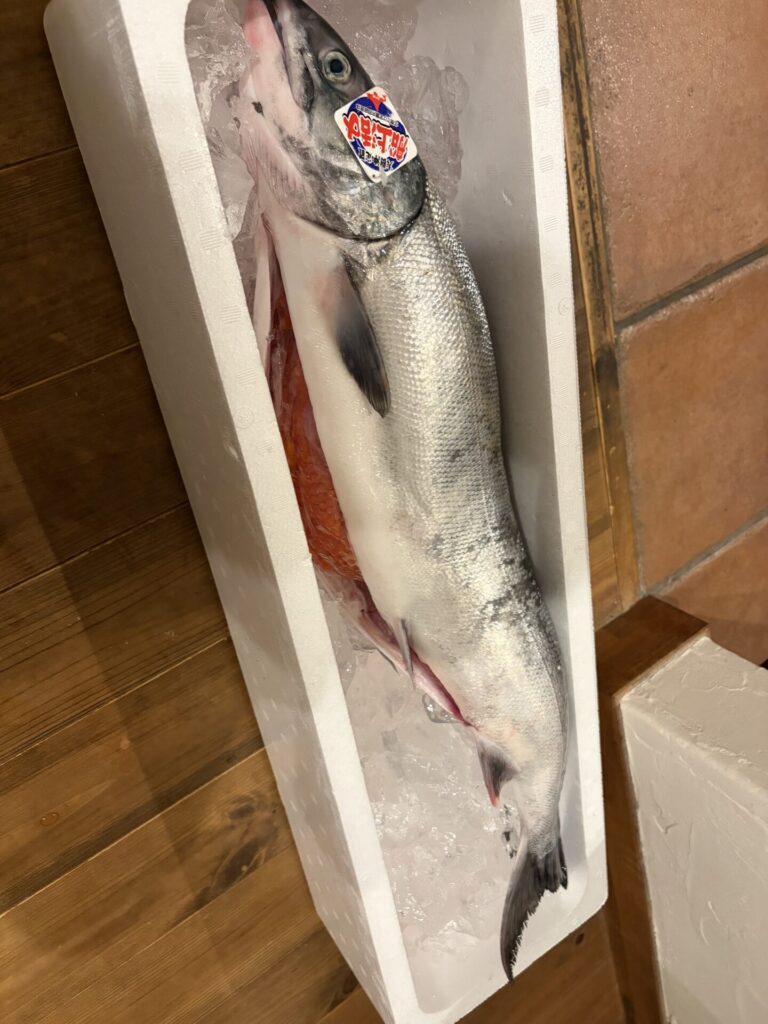 腹部分にはすでに取り分けられたいくらが！！