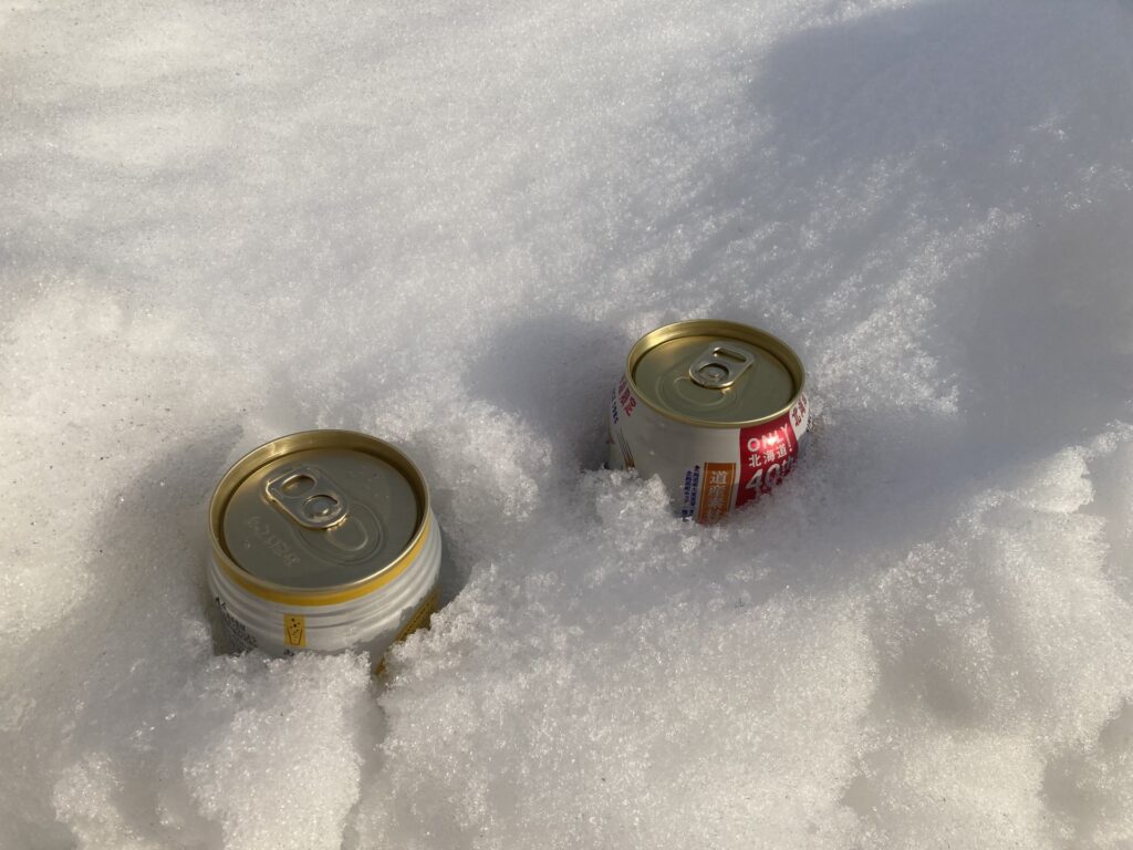 先陣をきって道を作る～十勝の雪遊び（ソリ滑り）